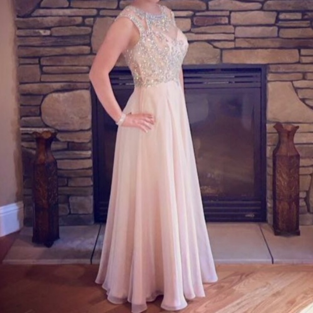 JOVANI SIZE 6 PROM DRESS